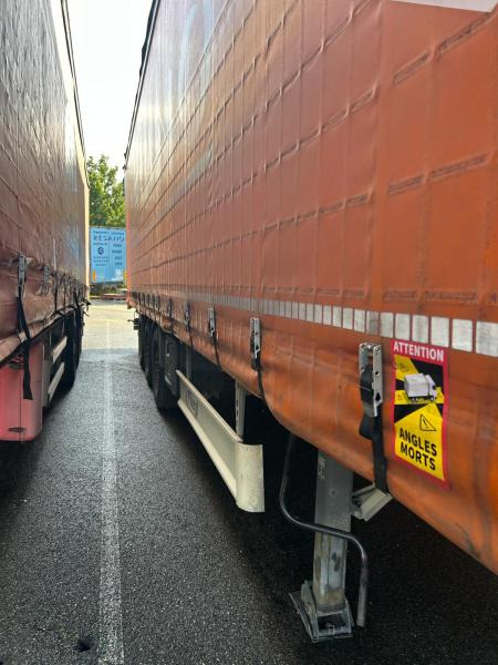 Fliegl - Curtainsider semi-trailer: picture 5 Fliegl - Curtainsider semi-trailer: picture 5