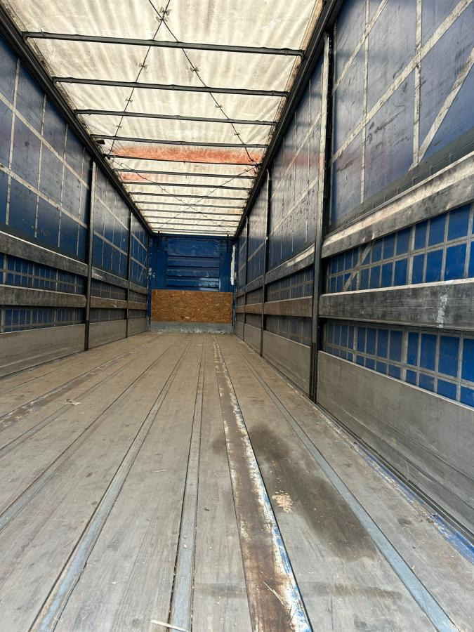 Fruehauf - Curtainsider semi-trailer: picture 4 Fruehauf - Curtainsider semi-trailer: picture 4