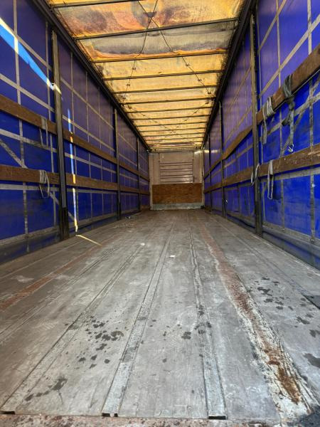 Fruehauf - Curtainsider semi-trailer: picture 4 Fruehauf - Curtainsider semi-trailer: picture 4
