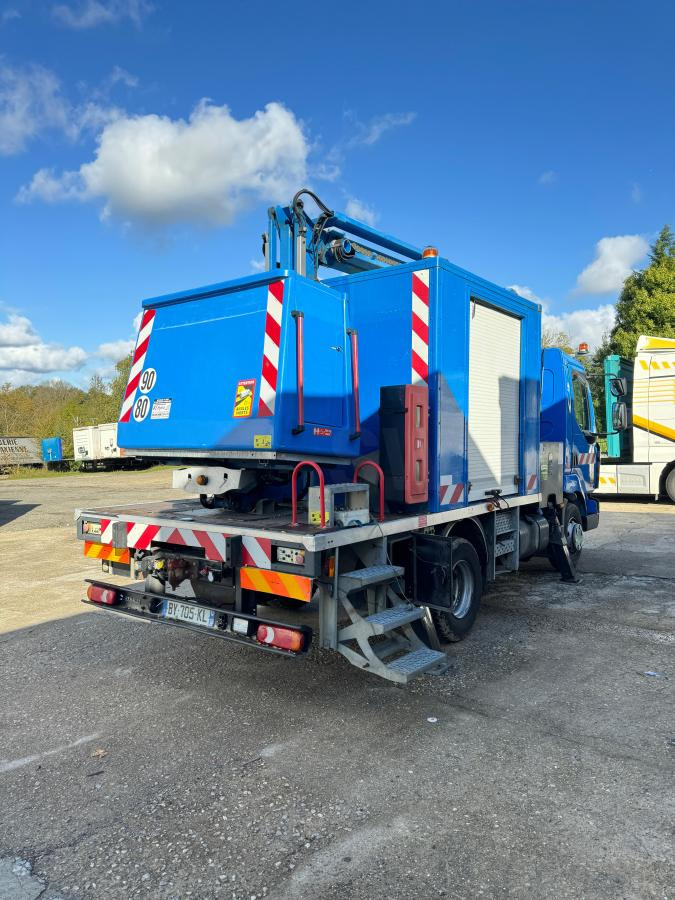 Renault Midlum 180 - Truck mounted aerial platform: picture 3 Renault Midlum 180 - Truck mounted aerial platform: picture 3