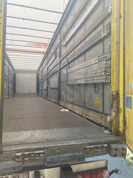 Schmitz Cargobull - Curtainsider semi-trailer: picture 3 Schmitz Cargobull - Curtainsider semi-trailer: picture 3