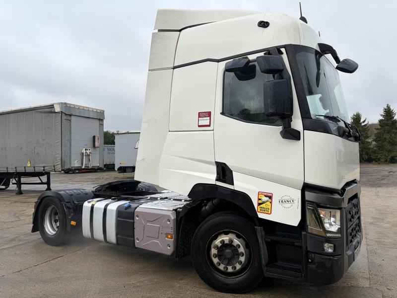 Renault T-Series 480 - Tractor unit: picture 3 Renault T-Series 480 - Tractor unit: picture 3