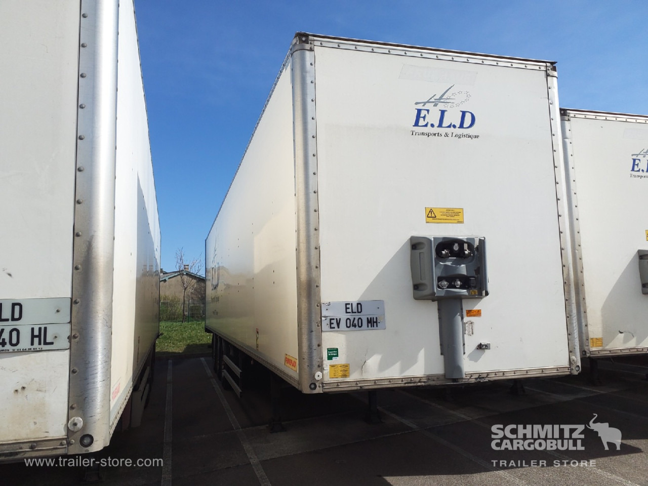 FRUEHAUF Dryfreight Standard Roller shutter door - Closed box semi-trailer: picture 1 FRUEHAUF Dryfreight Standard Roller shutter door - Closed box semi-trailer: picture 1