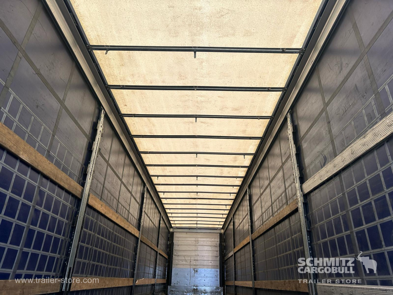 SCHMITZ Curtainsider Mega - Curtainsider semi-trailer: picture 5 SCHMITZ Curtainsider Mega - Curtainsider semi-trailer: picture 5