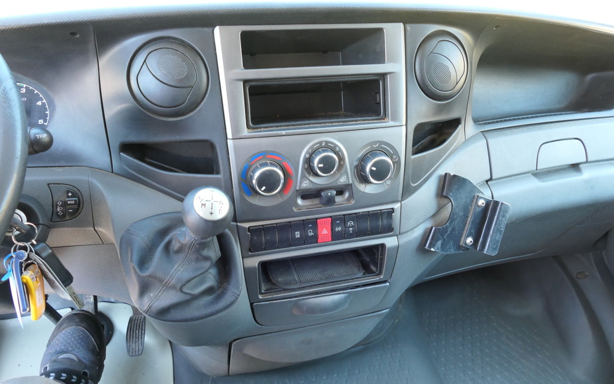 Box van IVECO Daily 35 S11 C30C AUTOMATIK KAMERA MAXI Regale L: picture 10
