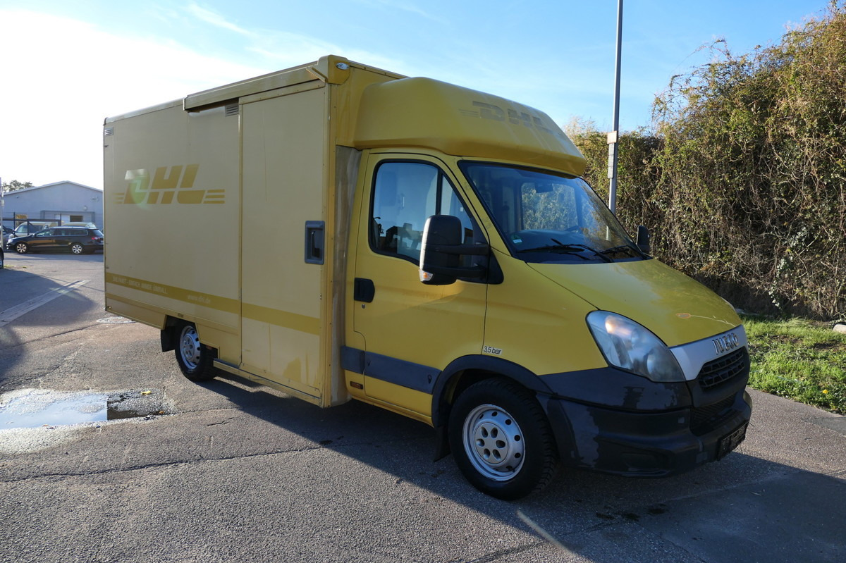 IVECO Daily 35 S11 C30C AUTOMATIK KAMERA Regale LUFT D - Box van: picture 1 IVECO Daily 35 S11 C30C AUTOMATIK KAMERA Regale LUFT D - Box van: picture 1