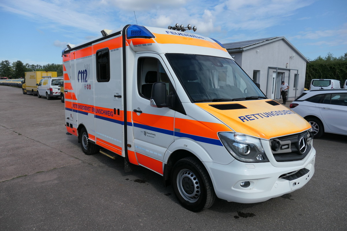 MERCEDES-BENZ 319 Sprinter 6-Zylinder Rettungswagen Strobel - Ambulance: picture 2 MERCEDES-BENZ 319 Sprinter 6-Zylinder Rettungswagen Strobel - Ambulance: picture 2