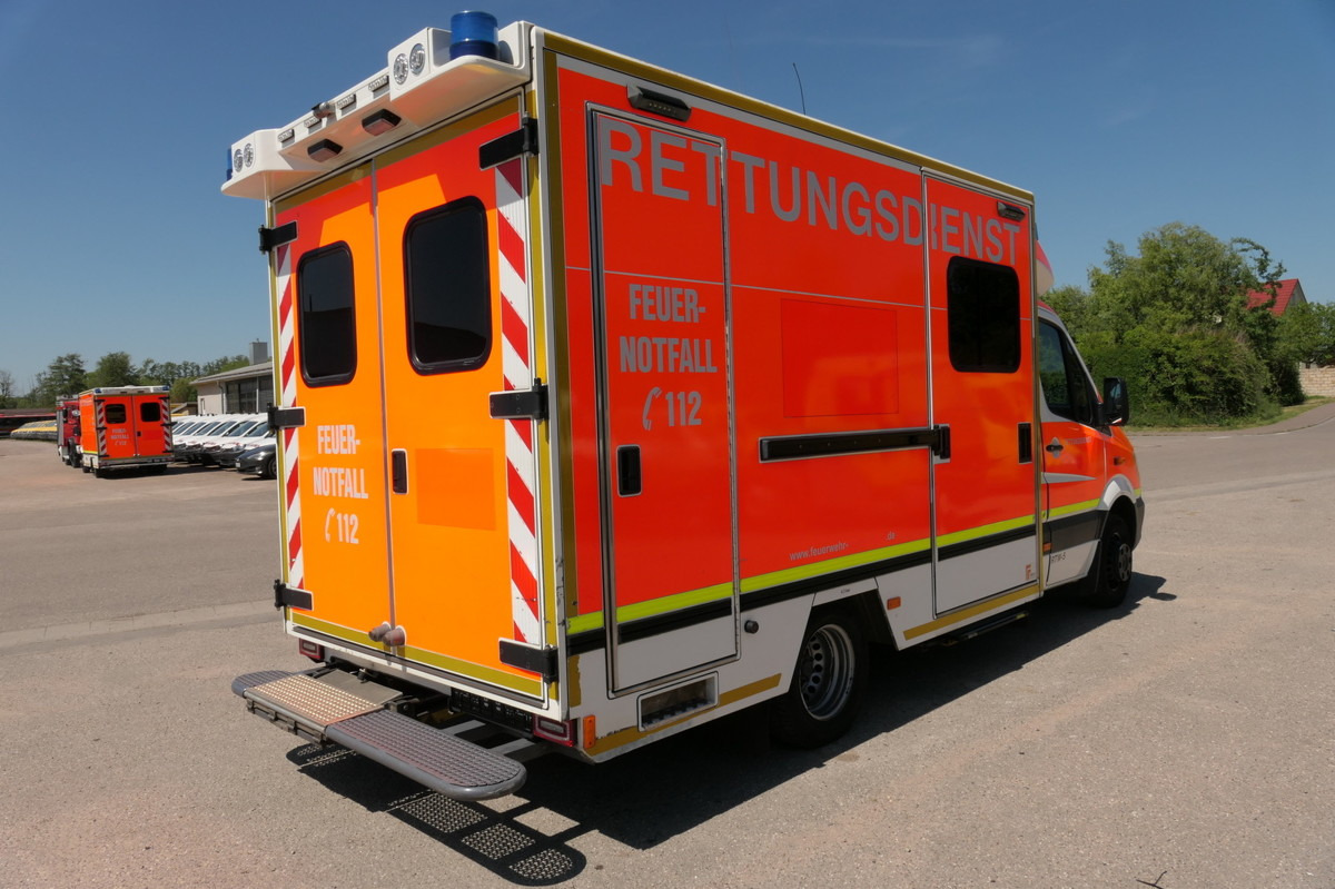 MERCEDES-BENZ Sprinter 519 CDI Klima Krankenwagen - Ambulance: picture 3 MERCEDES-BENZ Sprinter 519 CDI Klima Krankenwagen - Ambulance: picture 3