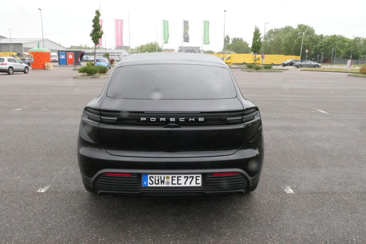 PORSCHE Macan 4 Electric - Bose Soundsystem Kombilimousi - SUV: picture 4 PORSCHE Macan 4 Electric - Bose Soundsystem Kombilimousi - SUV: picture 4