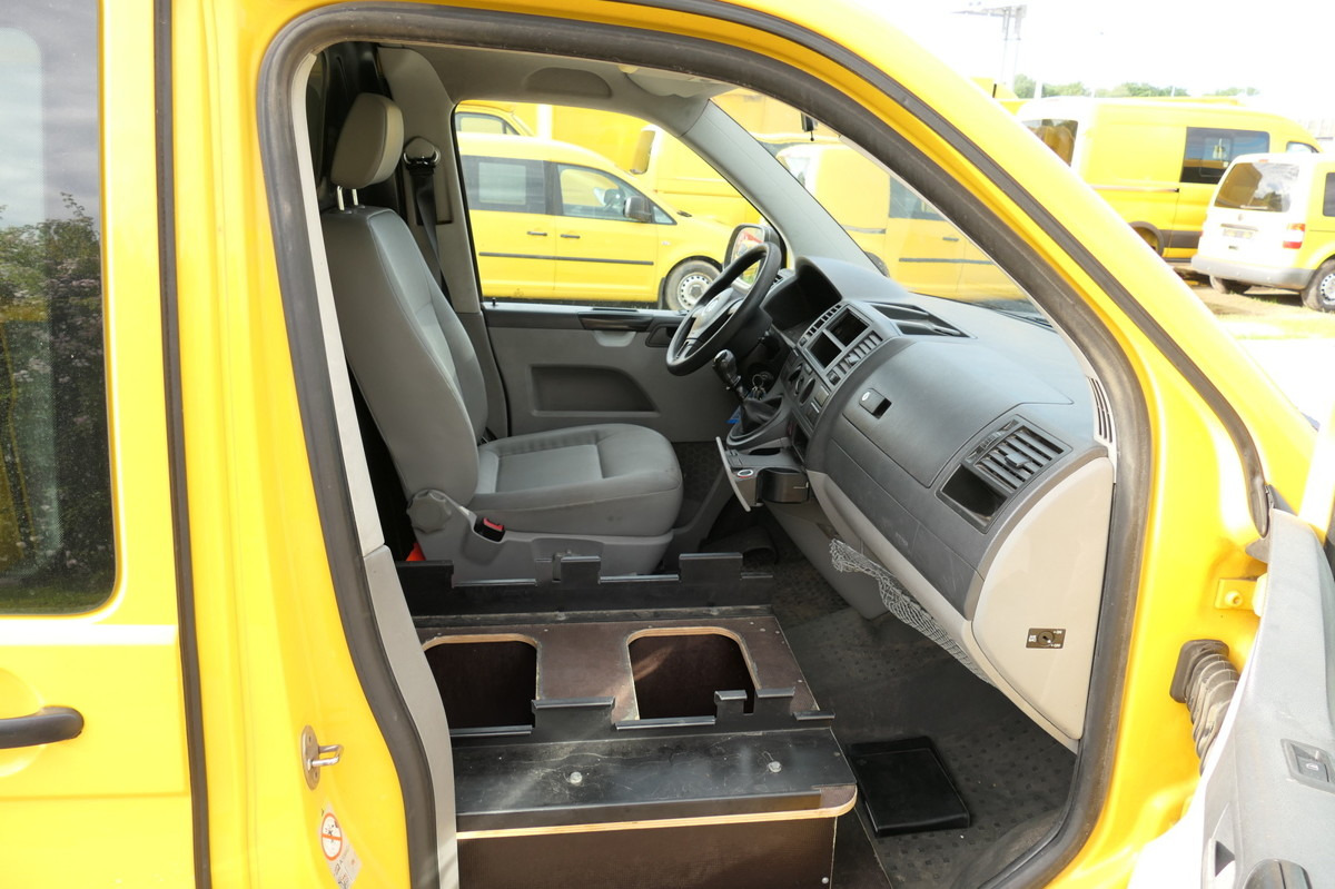 Interior photo 1: Small van VW T5 Transporter 2.0 TDI PARKTRONIK EURO-5 2xSCHIE