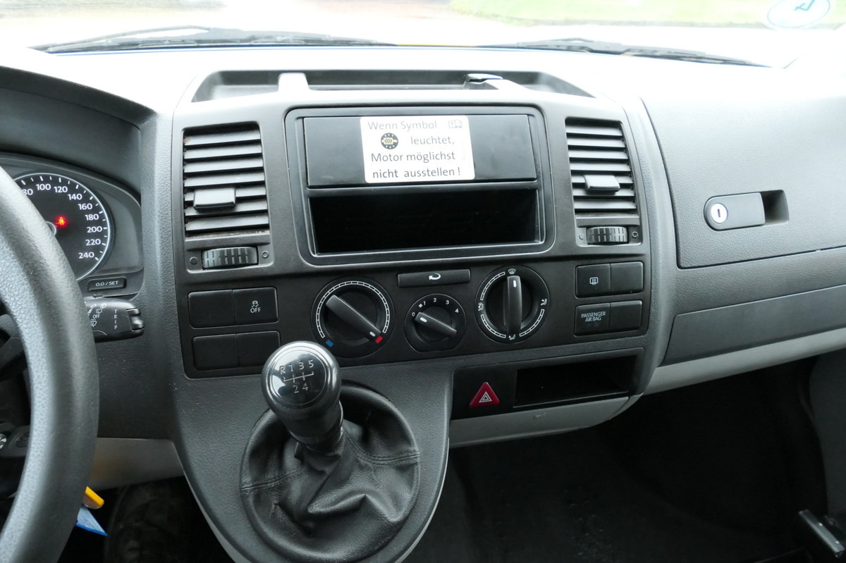 Small van VW T5 Transporter 2.0 TDI PARKTRONIK EURO-5 2xSCHIE: picture 13 Small van VW T5 Transporter 2.0 TDI PARKTRONIK EURO-5 2xSCHIE: picture 13