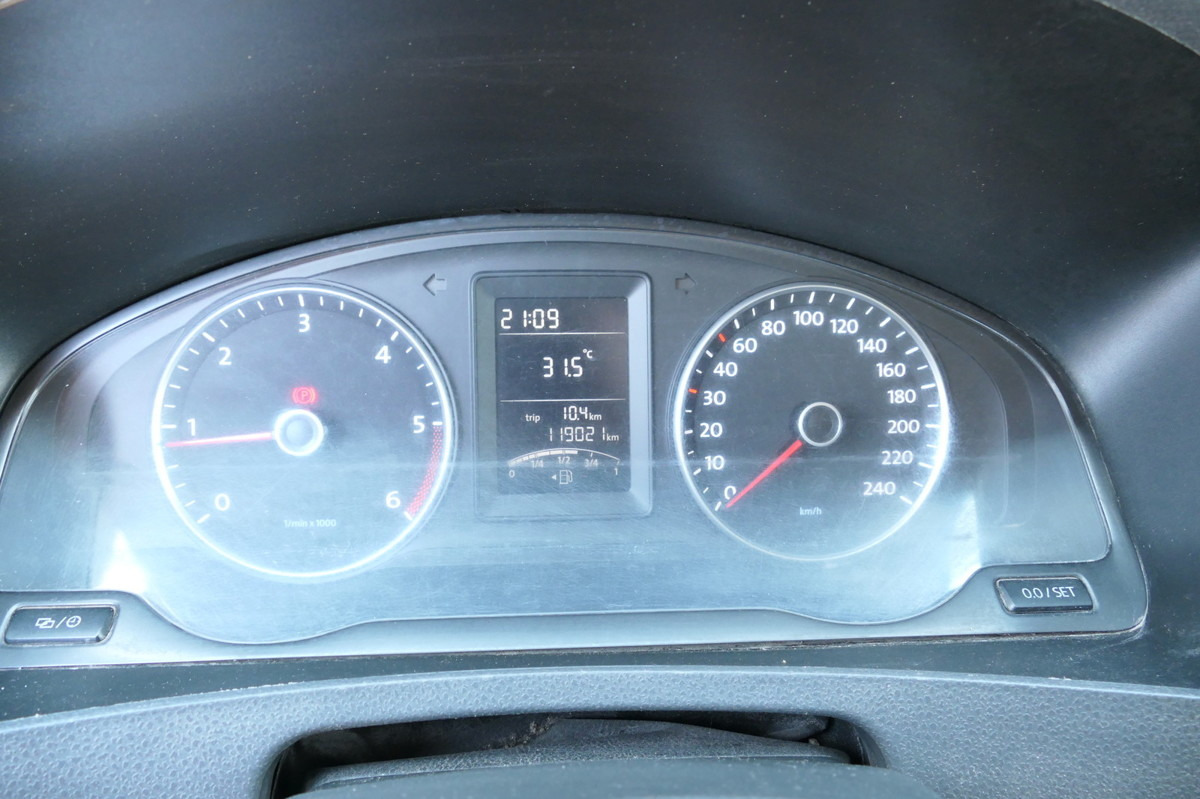 Small van VW T5 Transporter 2.0 TDI PARKTRONIK EURO-5 2xSCHIE: picture 12 Small van VW T5 Transporter 2.0 TDI PARKTRONIK EURO-5 2xSCHIE: picture 12