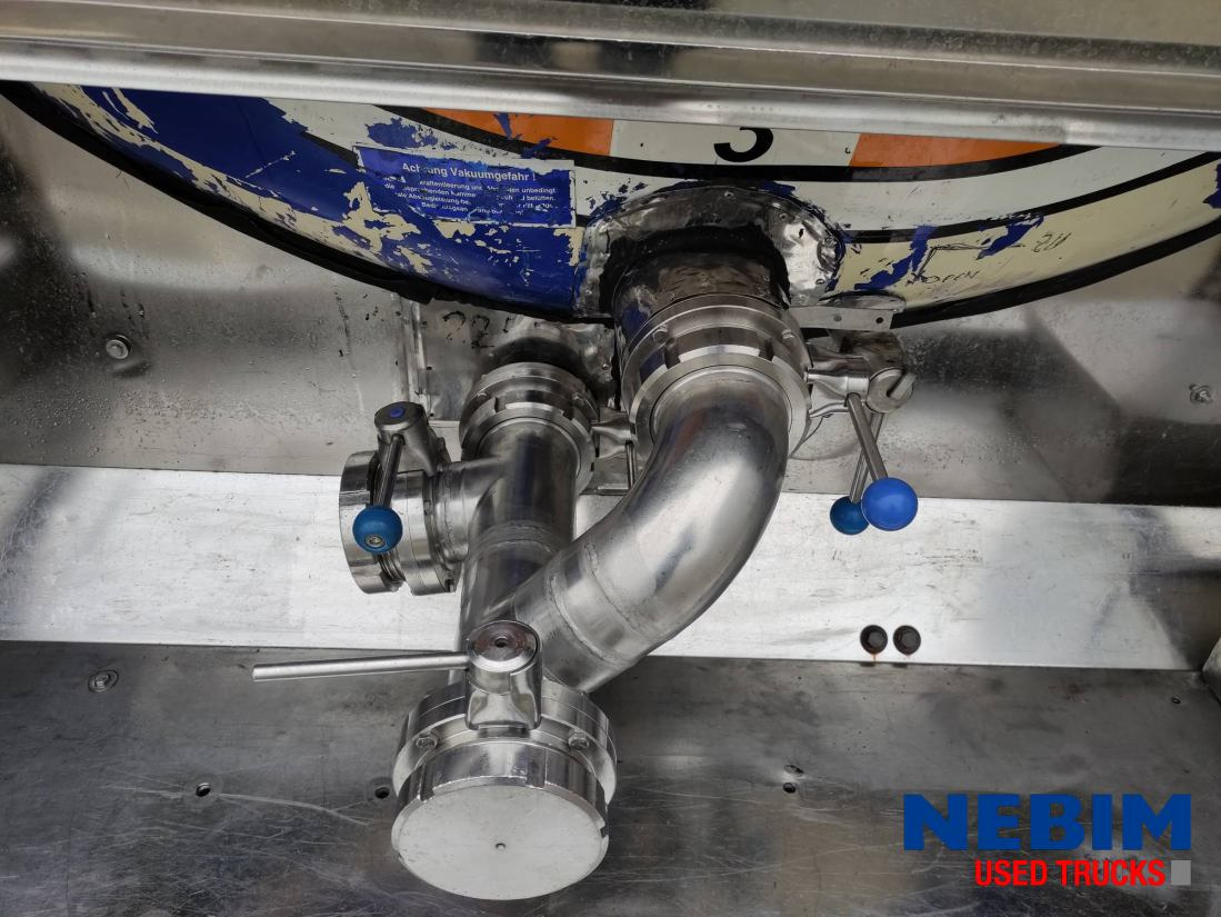 Feldbinder TSA 33.3-3 - 3 comp. 8.000 / 22.500 / 3.000 Ltr. - Tank semi-trailer: picture 4 Feldbinder TSA 33.3-3 - 3 comp. 8.000 / 22.500 / 3.000 Ltr. - Tank semi-trailer: picture 4