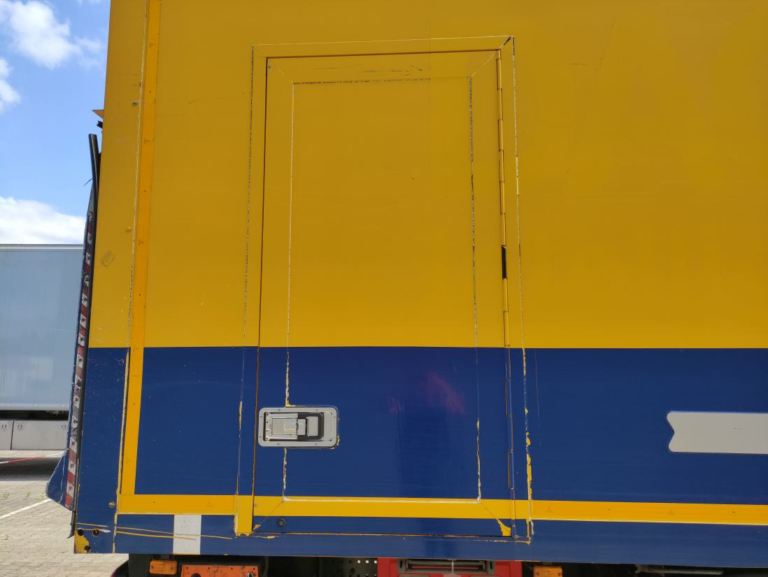 Renault D 14 240 4X2 - 319.854Km - Box truck: picture 3 Renault D 14 240 4X2 - 319.854Km - Box truck: picture 3
