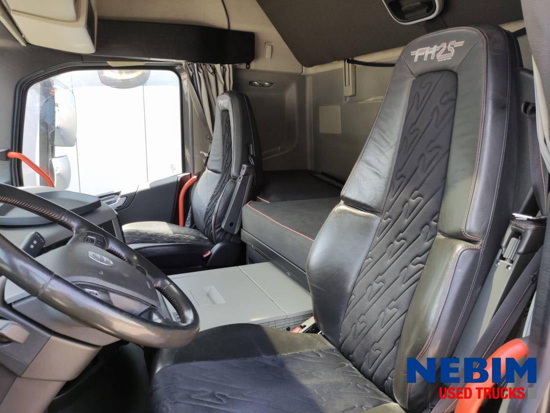 Volvo FH 540 25th Anniversary ED - Dual Clutch / Dynamic Steering / I-park Cool - Tractor unit: picture 2 Volvo FH 540 25th Anniversary ED - Dual Clutch / Dynamic Steering / I-park Cool - Tractor unit: picture 2