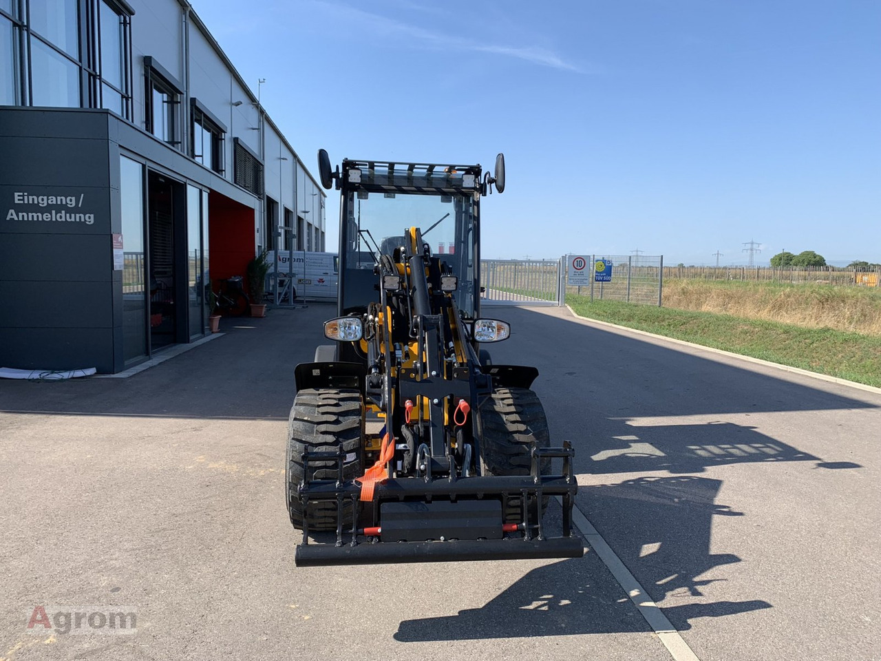 New Compact loader JCB 403 Plus: picture 9 New Compact loader JCB 403 Plus: picture 9