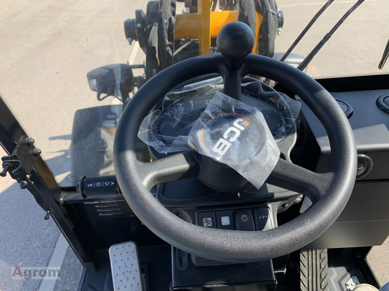 New Compact loader JCB 403 Plus: picture 14 New Compact loader JCB 403 Plus: picture 14