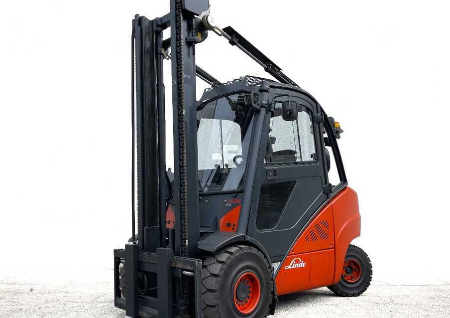 Linde H 35 D-02/393 - Diesel forklift: picture 1 Linde H 35 D-02/393 - Diesel forklift: picture 1