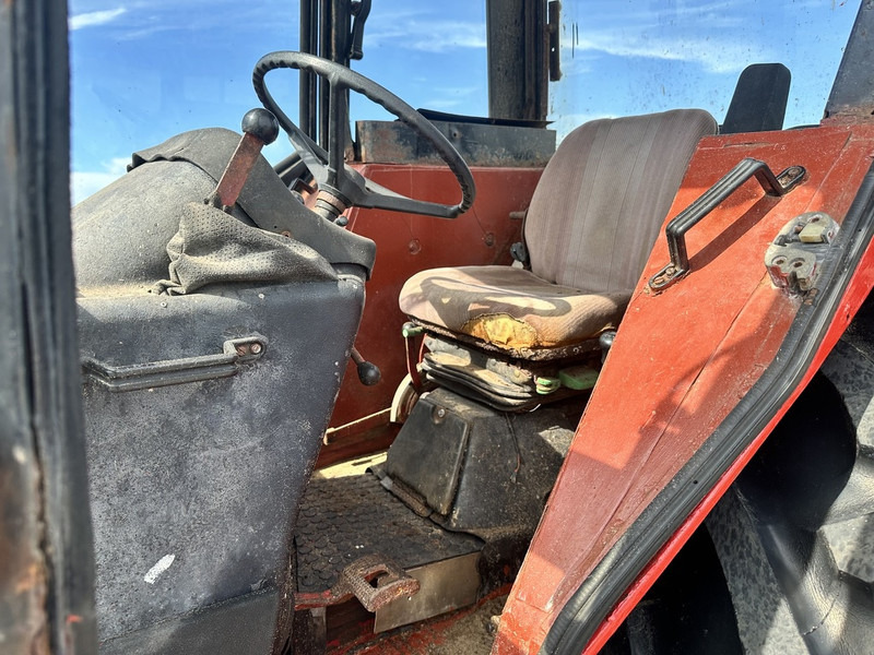International 845 - Farm tractor: picture 5 International 845 - Farm tractor: picture 5