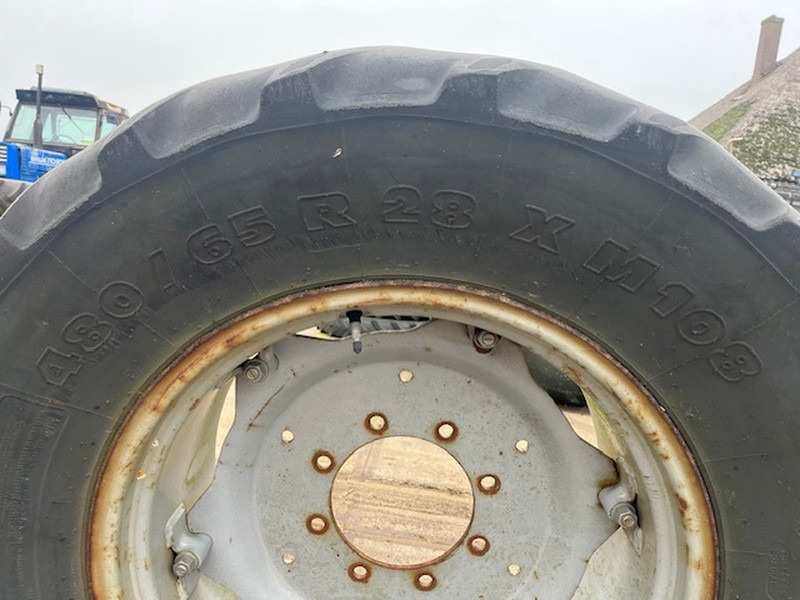 Michelin 480\65 R28 X M100 - Rim: picture 2 Michelin 480\65 R28 X M100 - Rim: picture 2