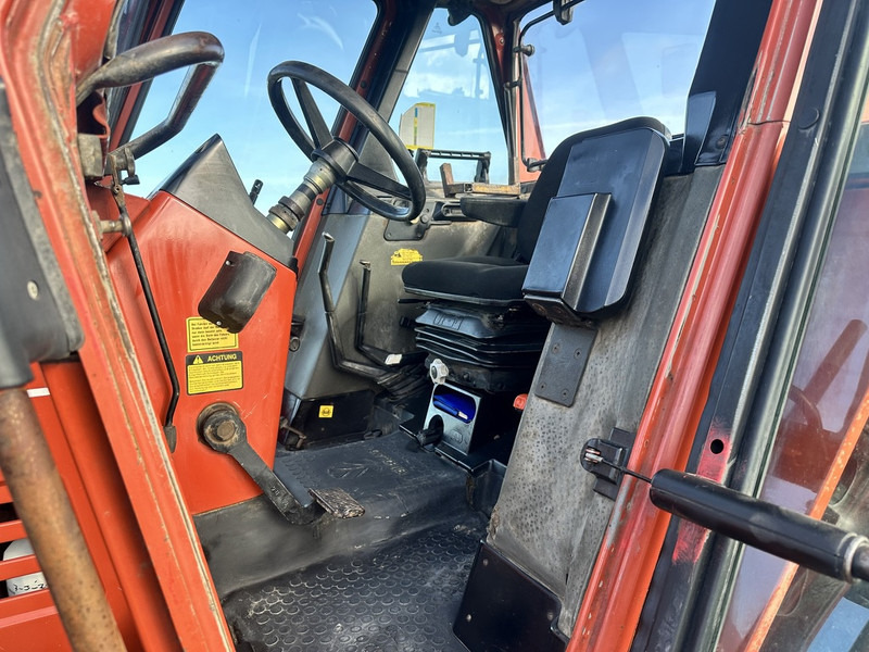 New Holland 100-90 DT - Farm tractor: picture 5 New Holland 100-90 DT - Farm tractor: picture 5