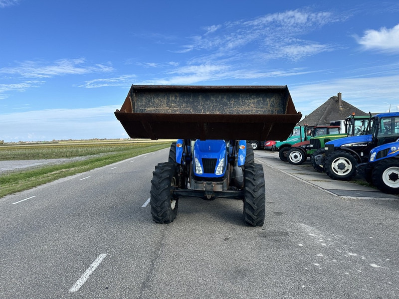 New Holland TD5.100 - Farm tractor: picture 3 New Holland TD5.100 - Farm tractor: picture 3