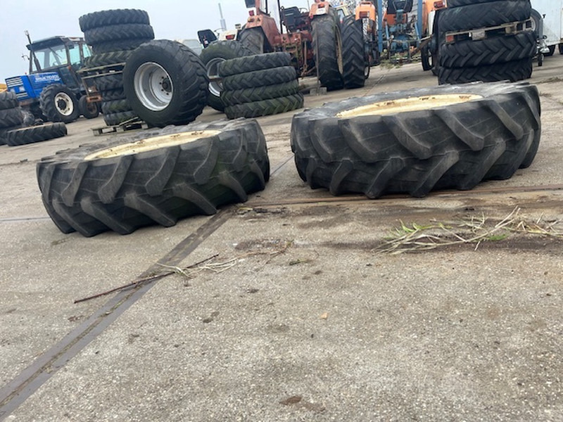 Pirelli 380\70 R28 TM700 - Rim: picture 4 Pirelli 380\70 R28 TM700 - Rim: picture 4