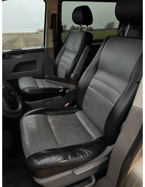 Volkswagen Transporter 2.5 TDI - Panel van: picture 5 Volkswagen Transporter 2.5 TDI - Panel van: picture 5