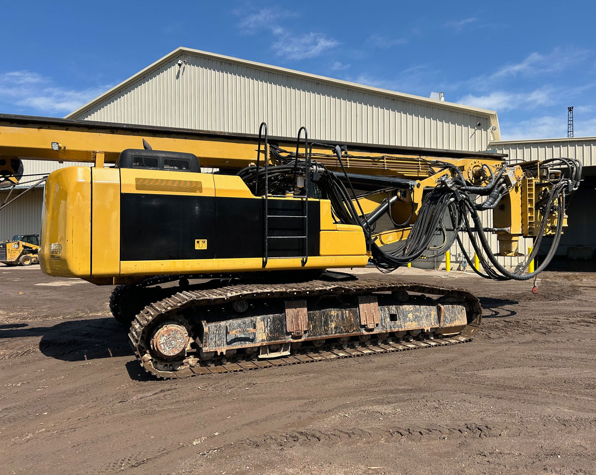 CZM EK200 - Pile driver: picture 3 CZM EK200 - Pile driver: picture 3