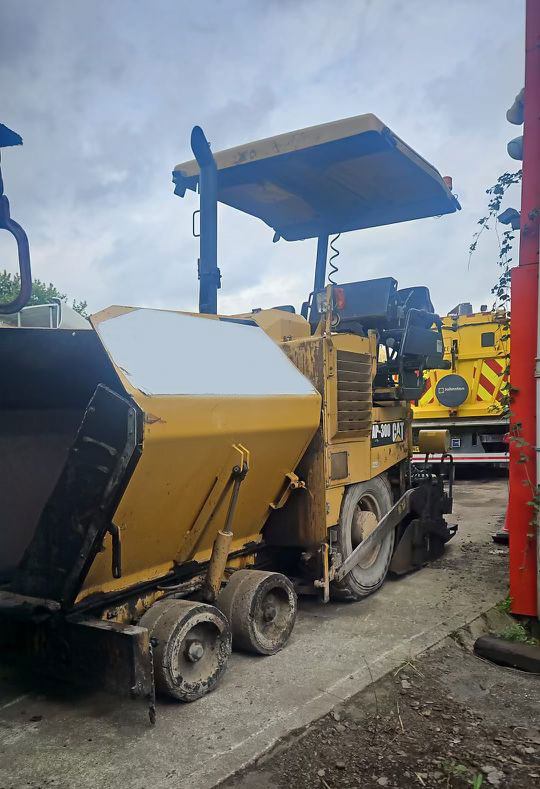 Caterpillar AP300D - Asphalt paver: picture 1 Caterpillar AP300D - Asphalt paver: picture 1
