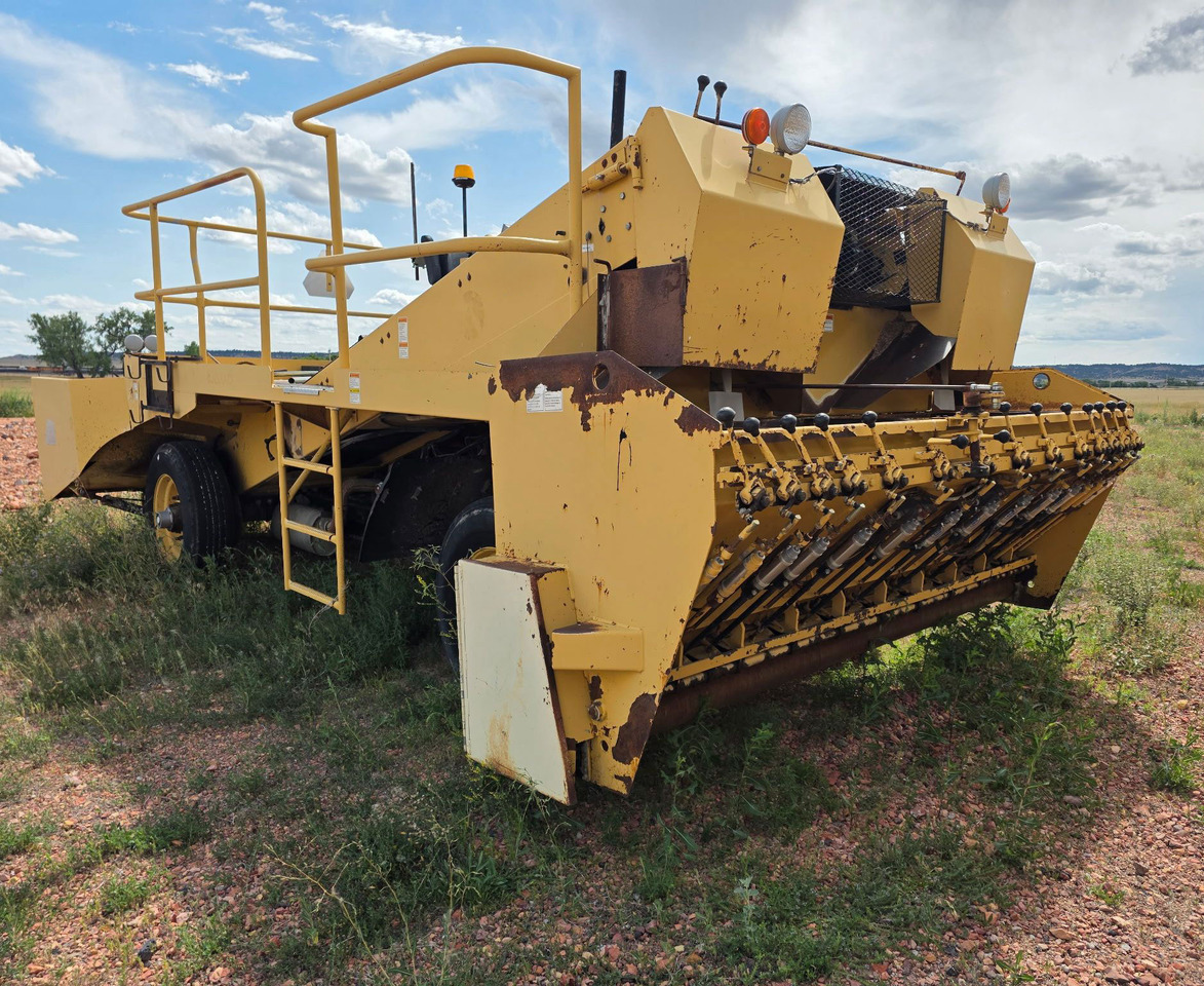 Etnyre ChipSpreader - Asphalt machine: picture 2 Etnyre ChipSpreader - Asphalt machine: picture 2