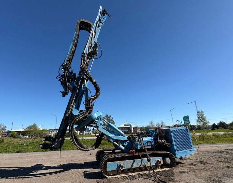 Klemm KR 807-7F - Pile driver: picture 1 Klemm KR 807-7F - Pile driver: picture 1