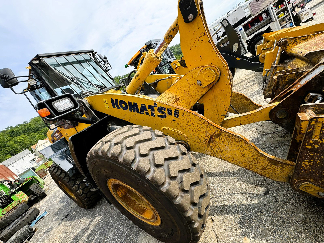 Komatsu WA320-8 - Wheel loader: picture 4 Komatsu WA320-8 - Wheel loader: picture 4