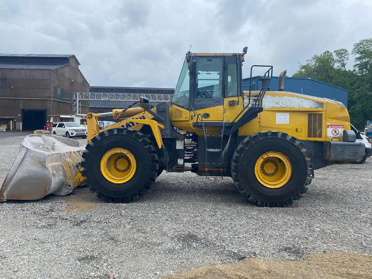 Komatsu WA380-7 - Wheel loader: picture 3 Komatsu WA380-7 - Wheel loader: picture 3