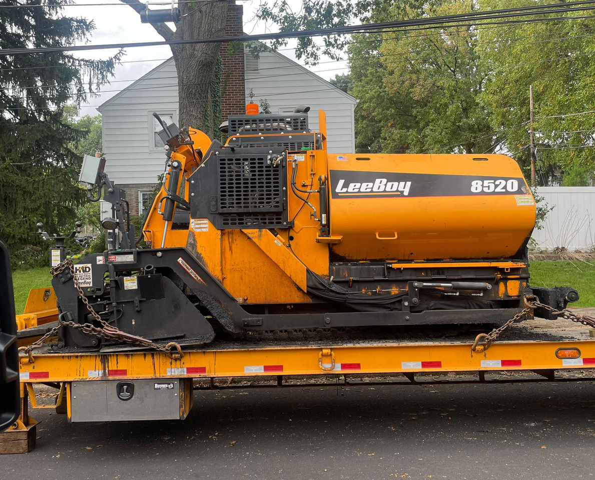 Leeboy 8520 - Asphalt paver: picture 1 Leeboy 8520 - Asphalt paver: picture 1