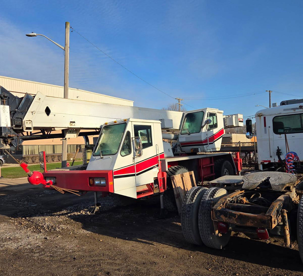 Link-Belt ATC-822 - Mobile crane: picture 1 Link-Belt ATC-822 - Mobile crane: picture 1