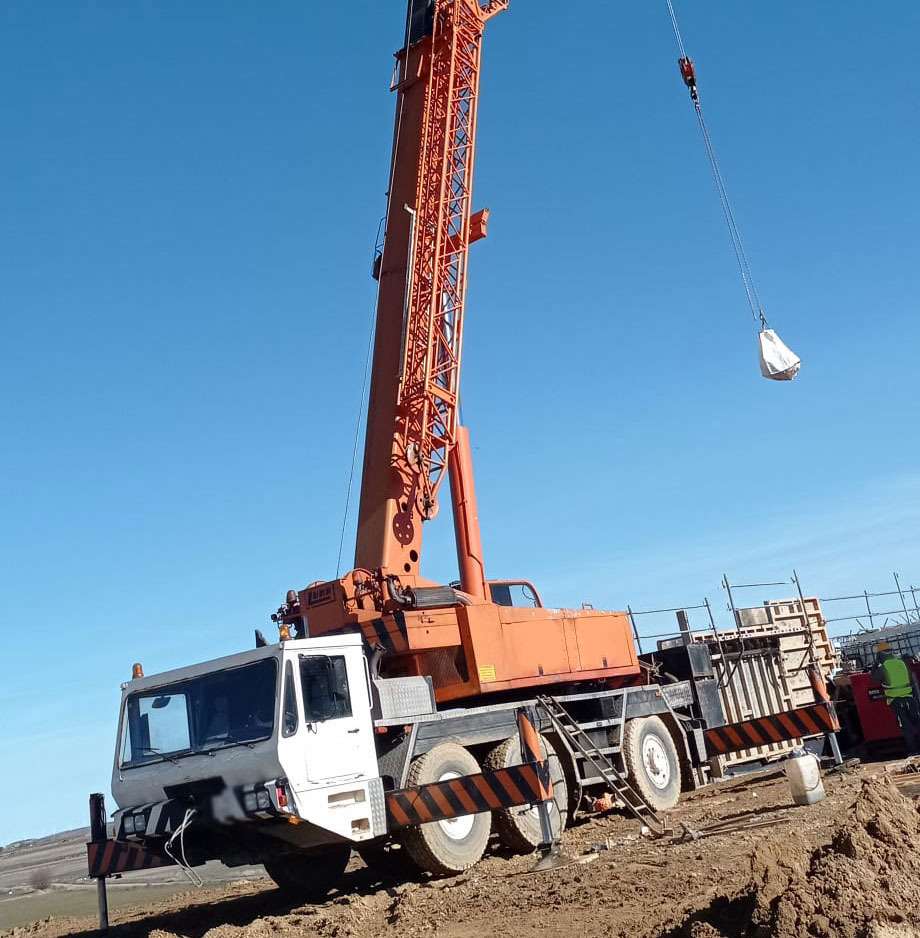 Luna AT-50/40 - Mobile crane: picture 2 Luna AT-50/40 - Mobile crane: picture 2