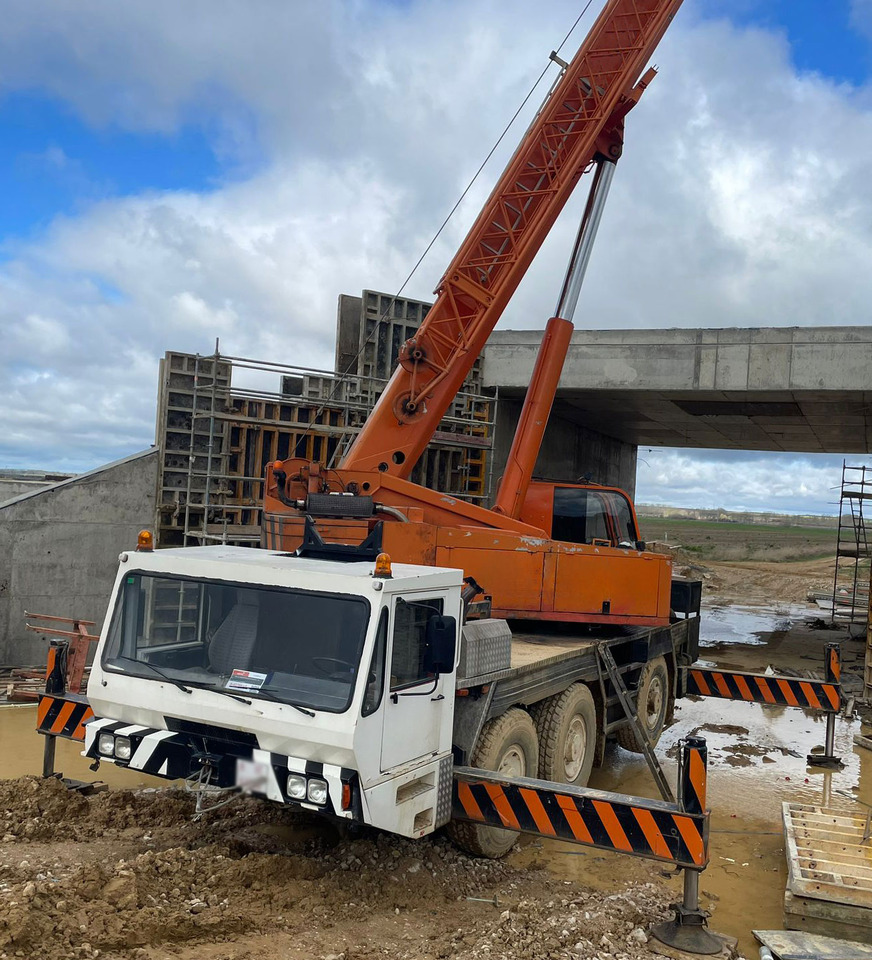 Luna AT-50/40 - Mobile crane: picture 5 Luna AT-50/40 - Mobile crane: picture 5