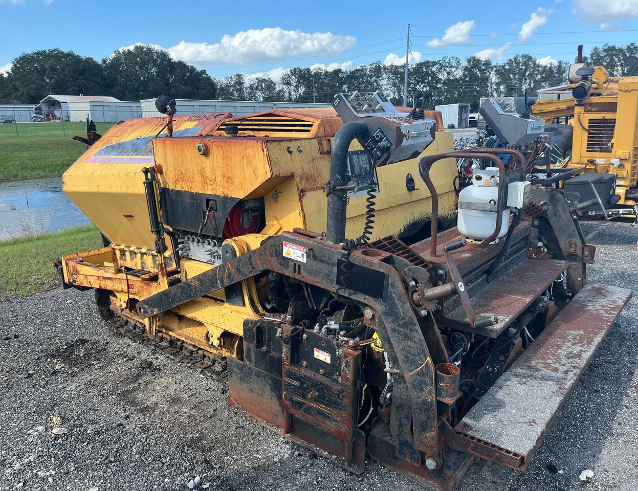 Mauldin 1750C - Asphalt paver: picture 1 Mauldin 1750C - Asphalt paver: picture 1