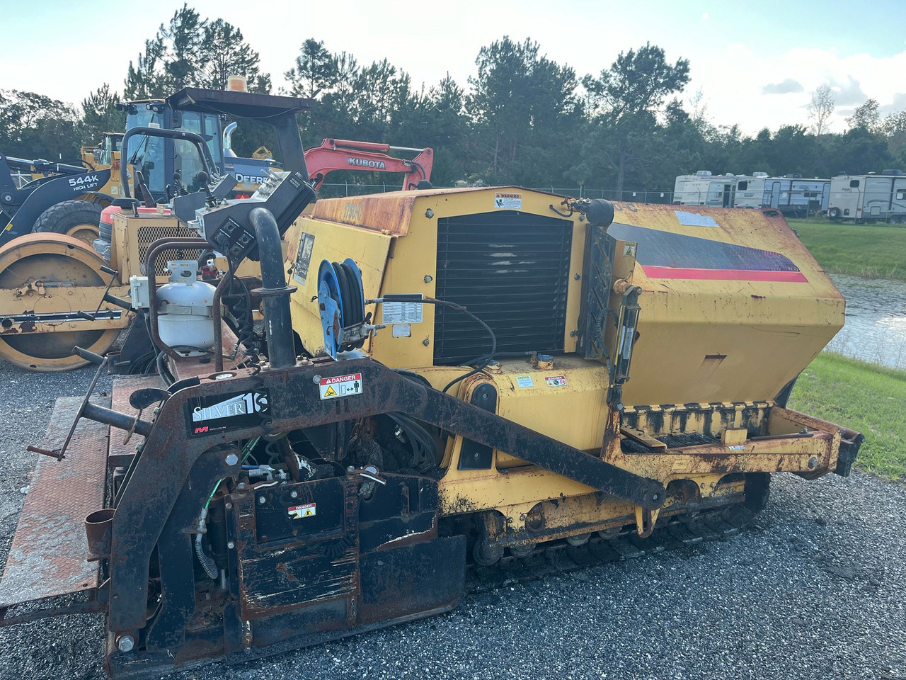 Mauldin 1750C - Asphalt paver: picture 3 Mauldin 1750C - Asphalt paver: picture 3