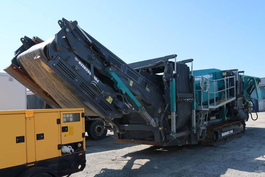 Powerscreen Warrior 2100 Triple Shaft - Screener: picture 1 Powerscreen Warrior 2100 Triple Shaft - Screener: picture 1