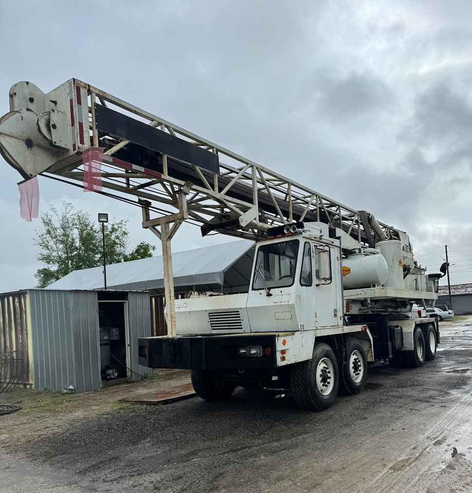 Watson 3100 - Pile driver: picture 1 Watson 3100 - Pile driver: picture 1
