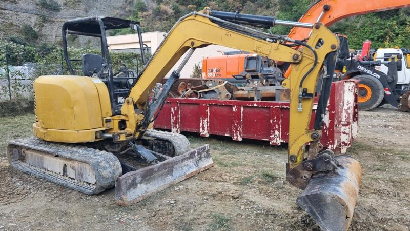 CATERPILLAR 305ECR - Mini excavator: picture 2 CATERPILLAR 305ECR - Mini excavator: picture 2