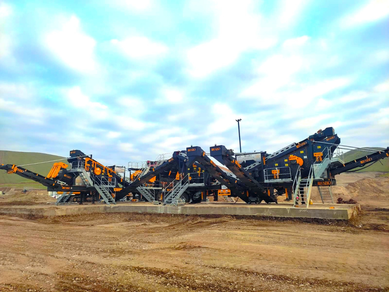 FABO Mobile jaw crusher - Jaw crusher: picture 5 FABO Mobile jaw crusher - Jaw crusher: picture 5