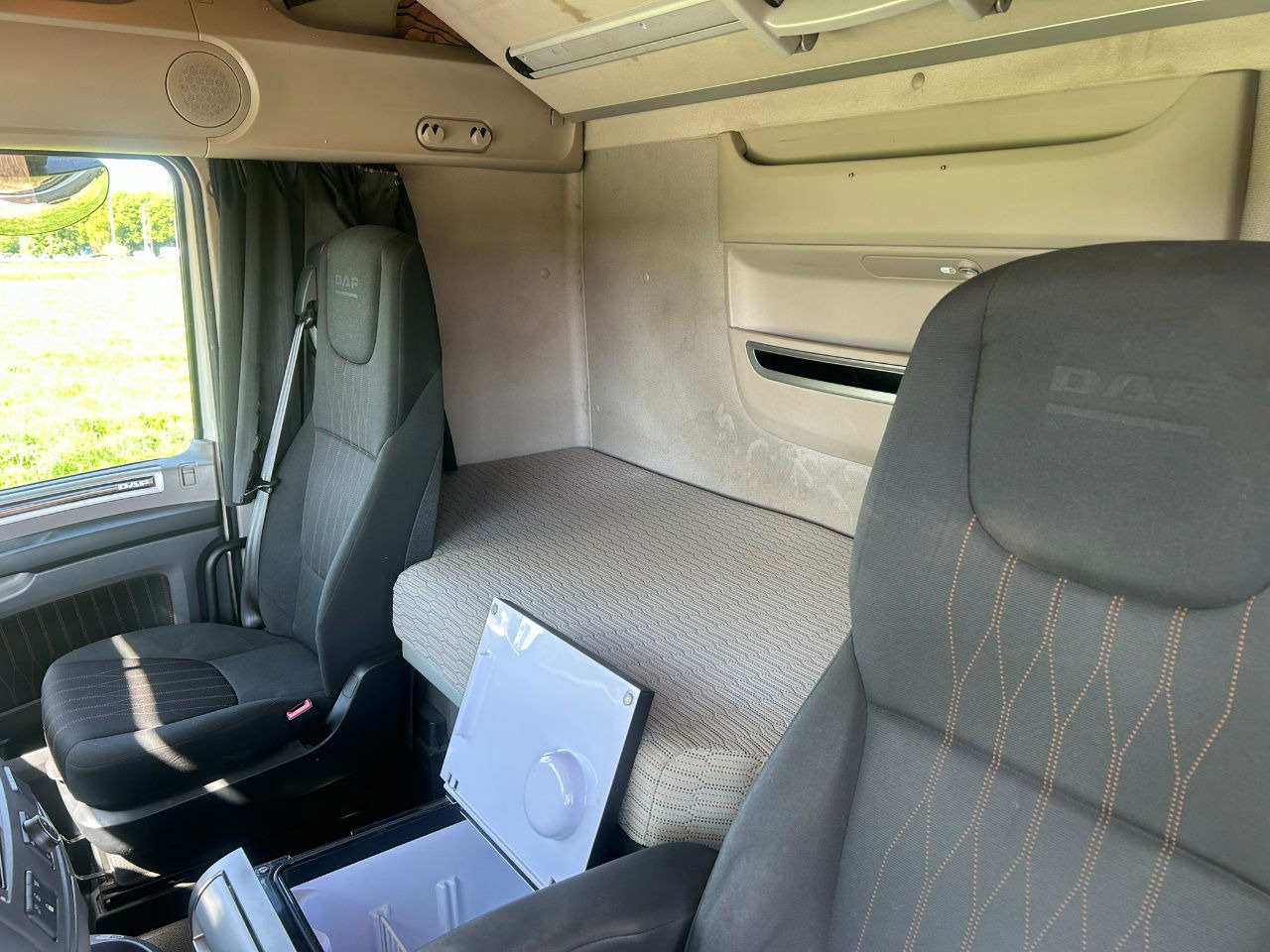 DAF XF 105.480 XF 480 FT / Only 385.000 KM / Hydrolijk / New smart Tacho / New o - Tractor unit: picture 5 DAF XF 105.480 XF 480 FT / Only 385.000 KM / Hydrolijk / New smart Tacho / New o - Tractor unit: picture 5