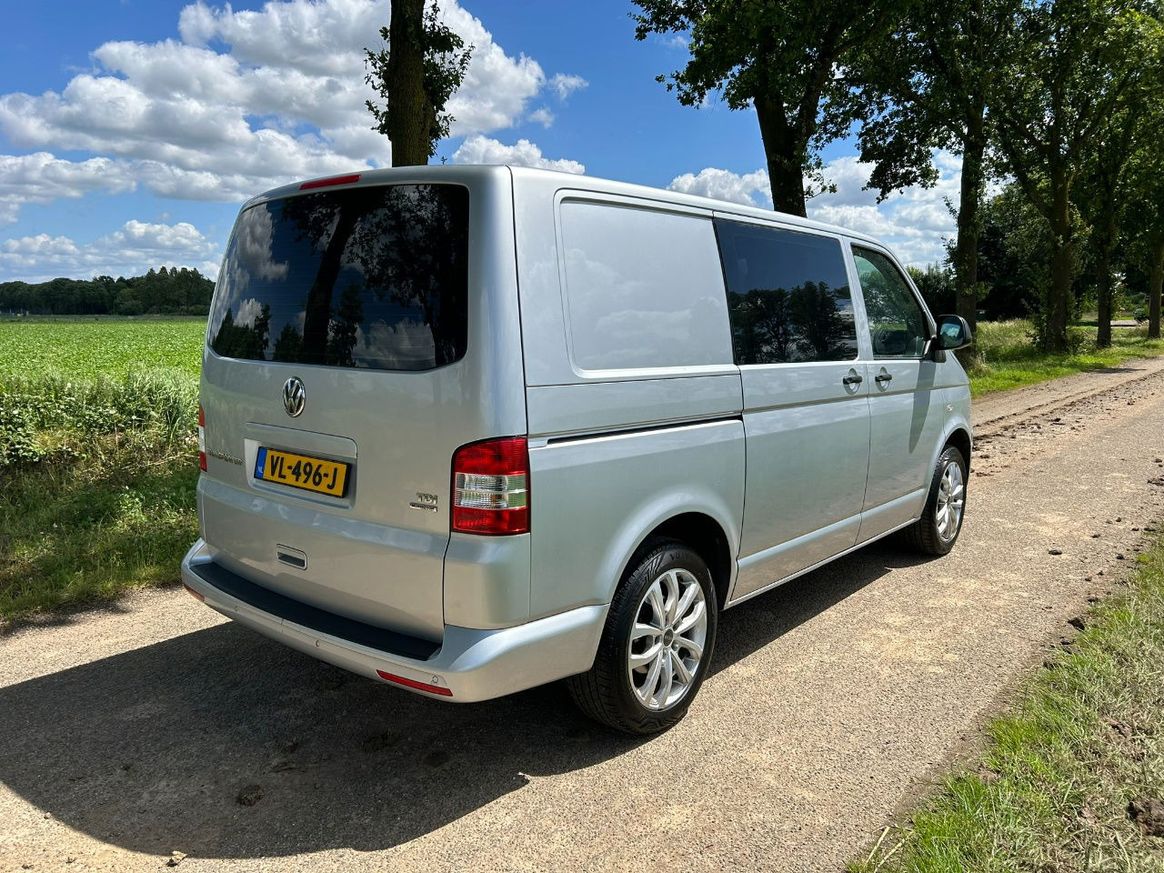 Volkswagen Transporter 2.0 TDI Bleumotion Technology L1 H1 114 PK apk 14-12-2024 Airco NL - Small van: picture 4 Volkswagen Transporter 2.0 TDI Bleumotion Technology L1 H1 114 PK apk 14-12-2024 Airco NL - Small van: picture 4