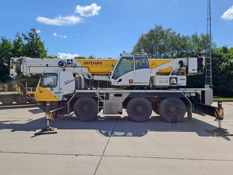 Grove GMK3060 (2 pieces available) - All terrain crane: picture 2 Grove GMK3060 (2 pieces available) - All terrain crane: picture 2