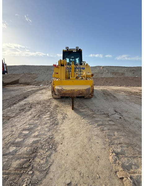 Komatsu D155A (4 Pieces available - Abu Dhabi) - Bulldozer: picture 3 Komatsu D155A (4 Pieces available - Abu Dhabi) - Bulldozer: picture 3