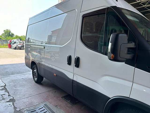 Iveco 35S16 - Panel van: picture 5 Iveco 35S16 - Panel van: picture 5
