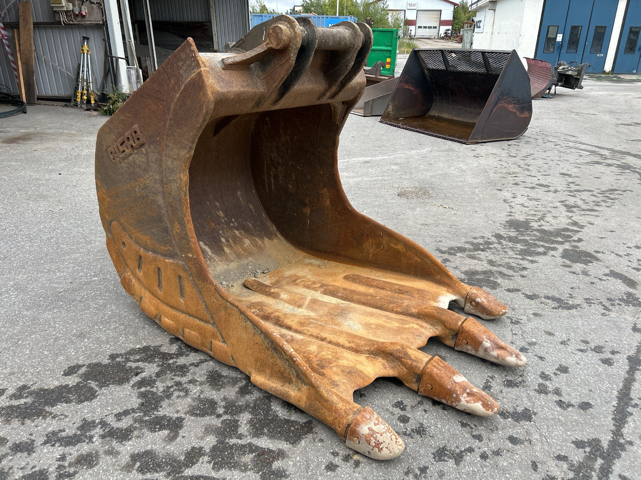 BISAB B27 NTP20 S2 - Excavator bucket for Crawler excavator: picture 1 BISAB B27 NTP20 S2 - Excavator bucket for Crawler excavator: picture 1